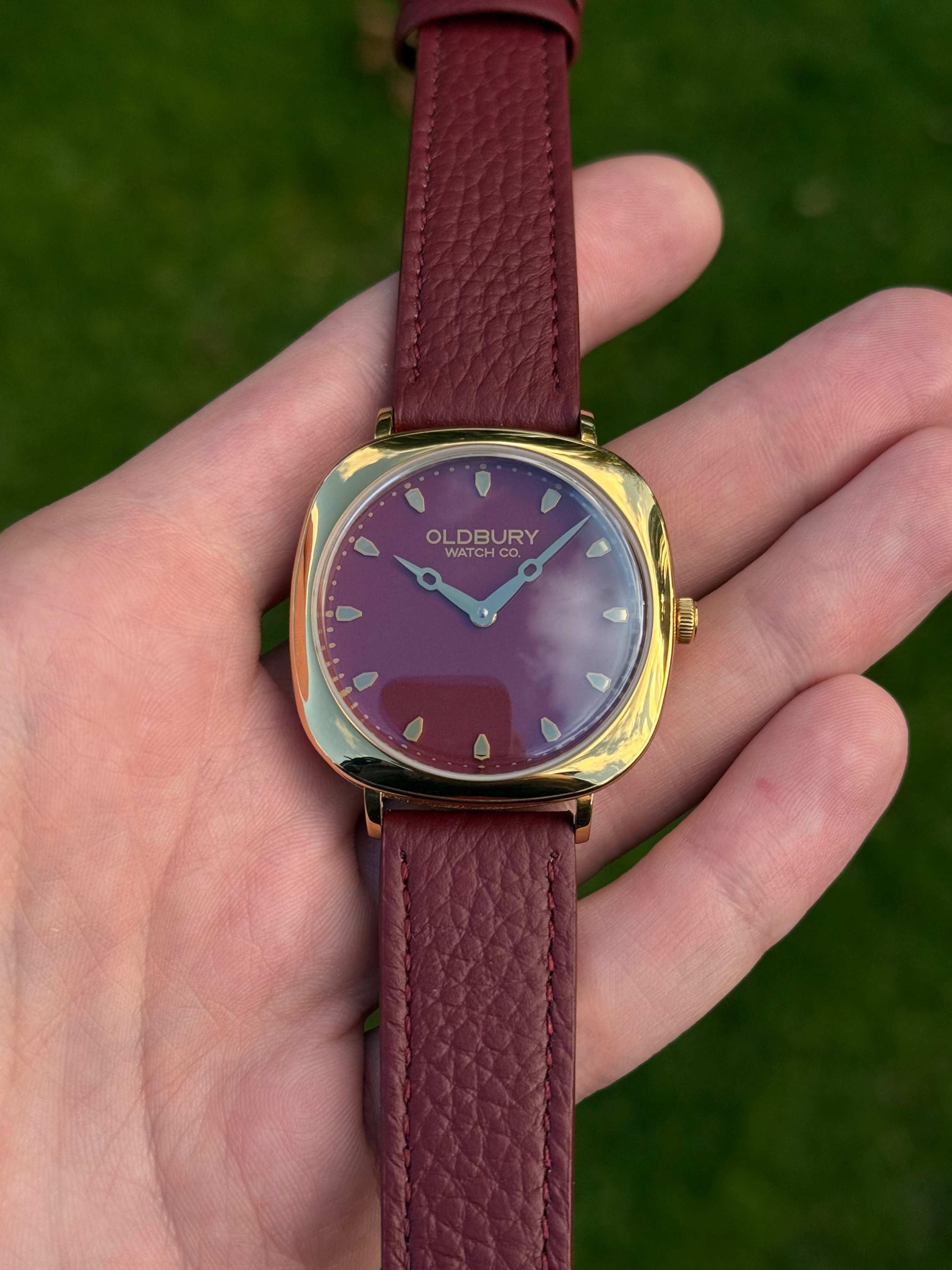 Shield Quartz - Burgundy (First Edition)