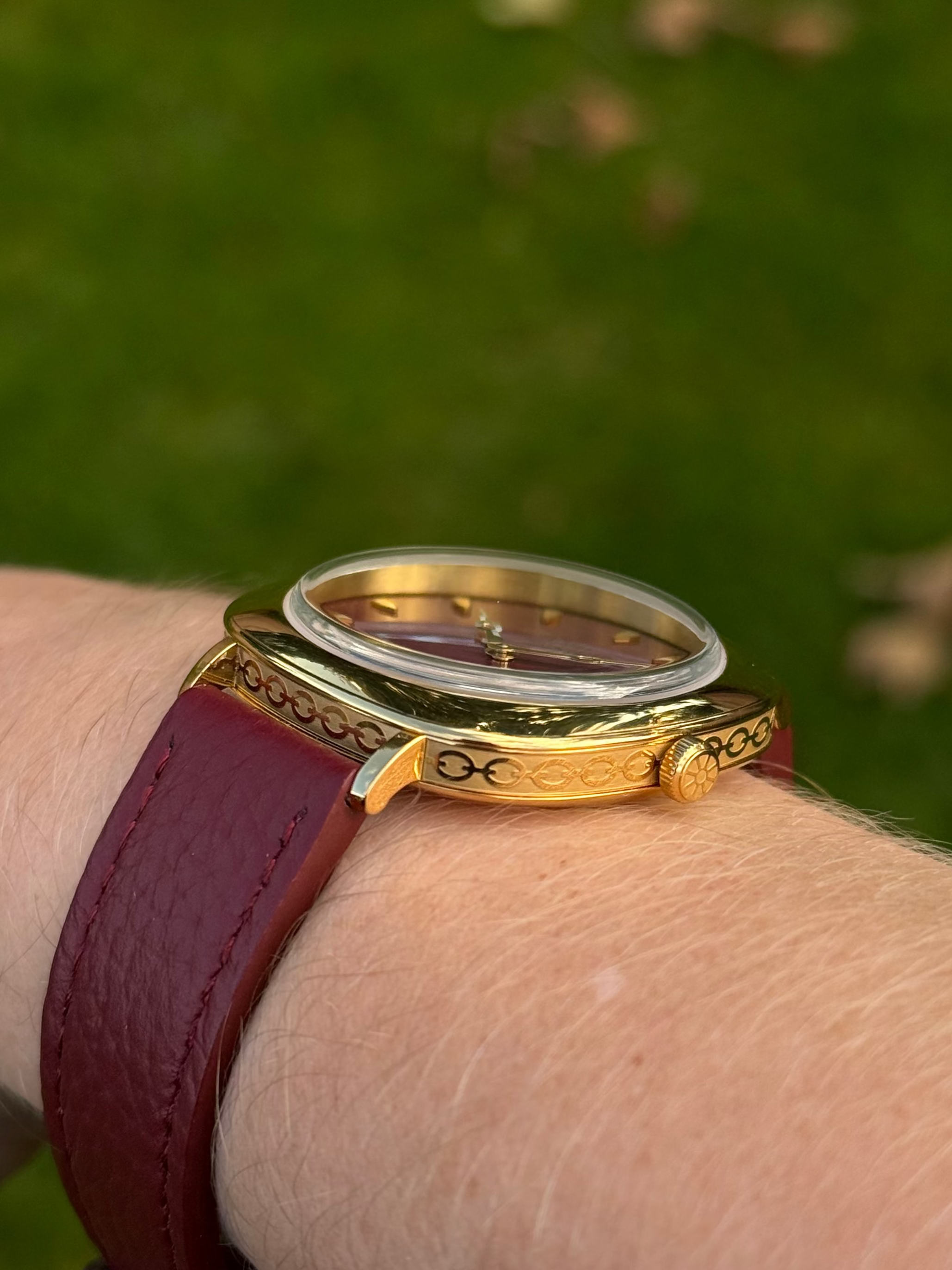 Shield Quartz - Burgundy (First Edition)