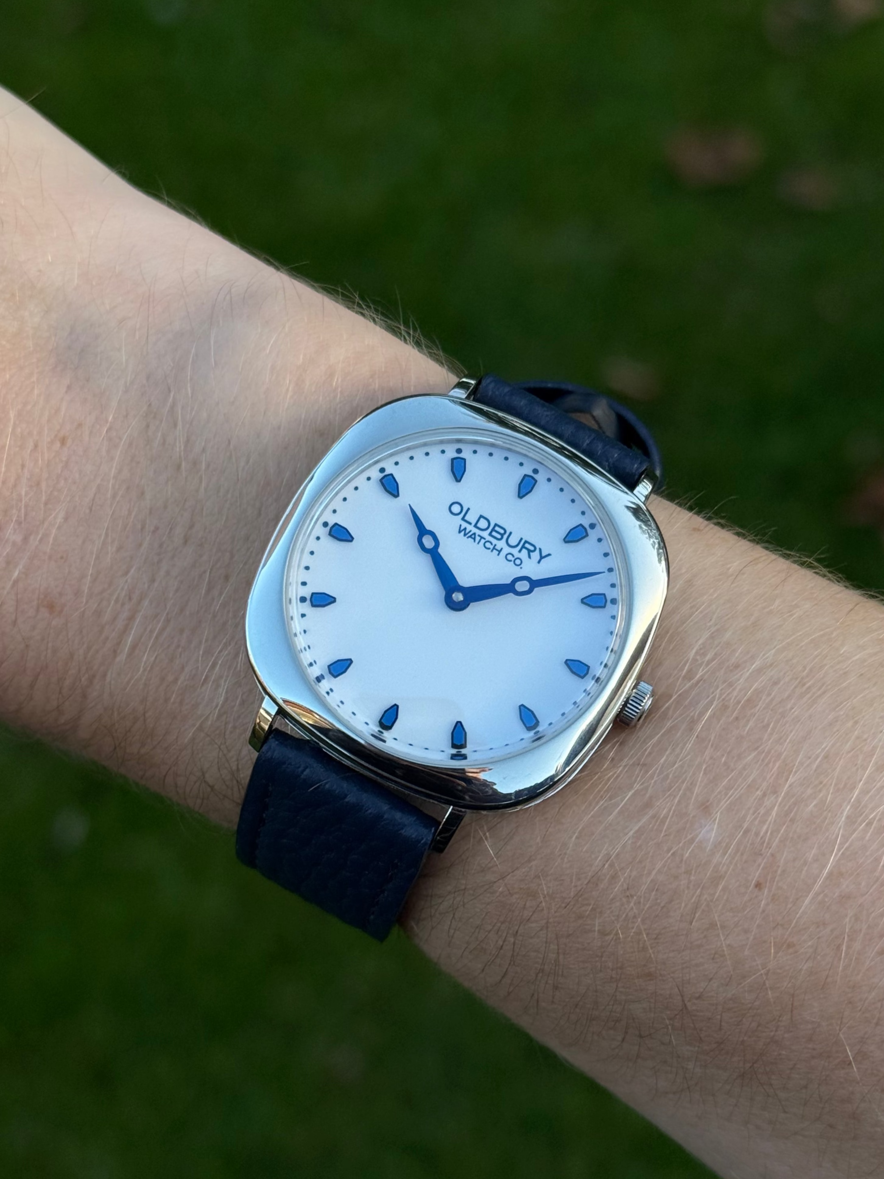 Shield Quartz - White (First Edition)